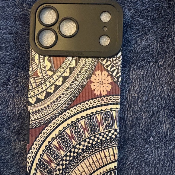 Red Patterned Protective Phone Case - Picture 2 of 6